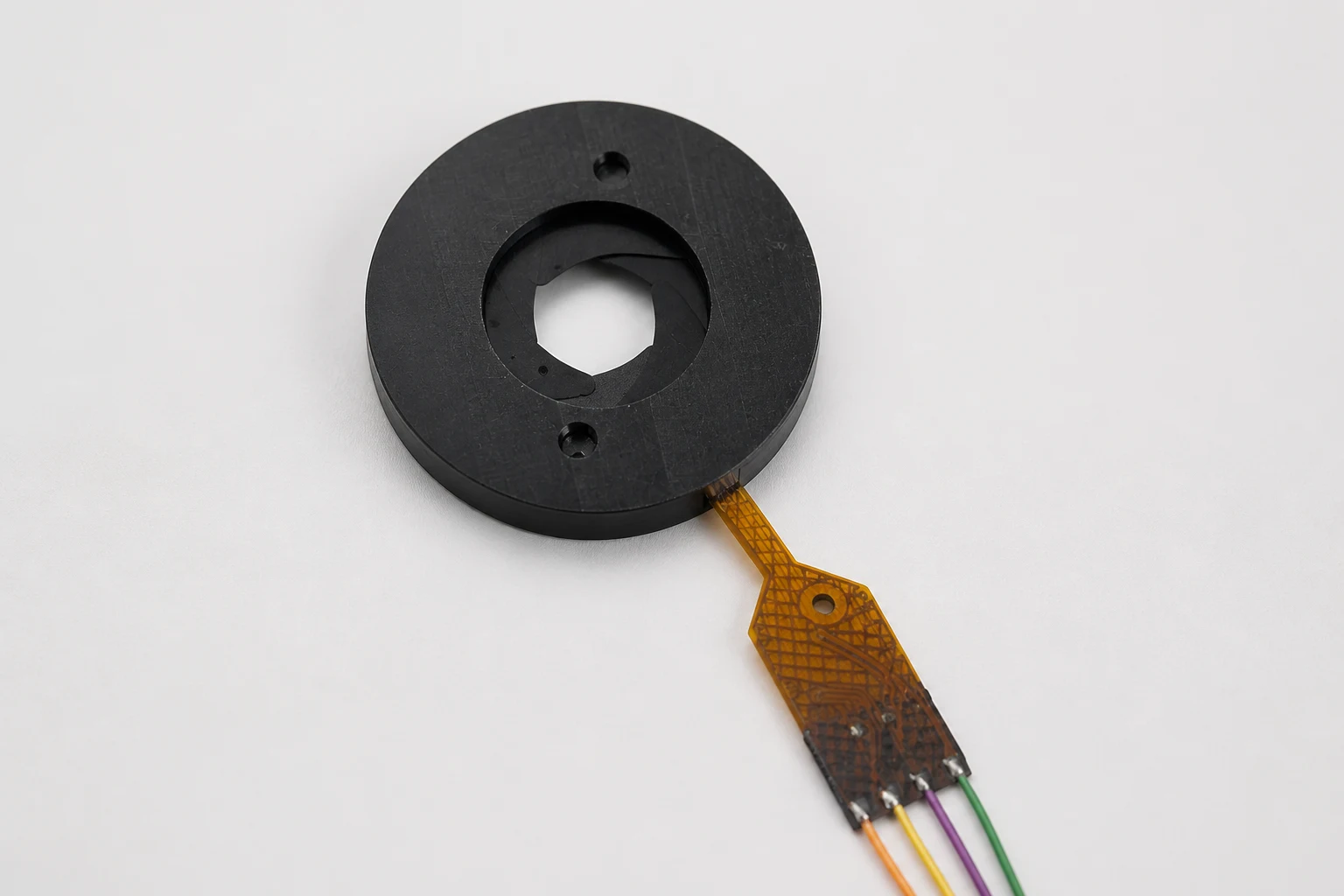 Variable aperture module sample with flex cable